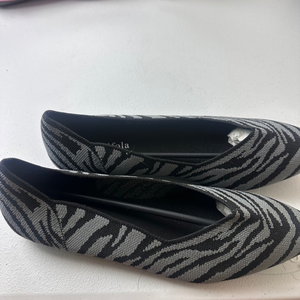 Breifola Flats Womens 8 Grey Zebra Print Knit Pointed Toe Slip On Ballet Shoes